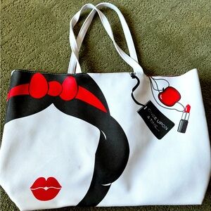 Snow white purse
